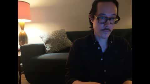 Snapshot of johneelicks chatting on October 5, 8:51 am Johnee online show from October 5, 8:51 am