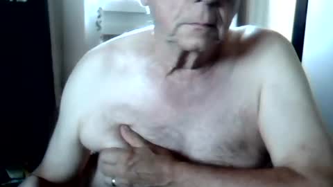 johnjohn6226 online show from July 1, 3:24 pm