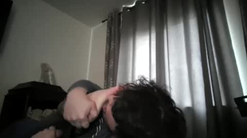 johnjohn online show from April 25, 7:33 pm