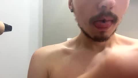 johnny981047 online show from May 22, 3:50 pm