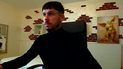 Snapshot of jonahshaw chatting on October 3, 5:12 am JonahShaw online show from October 3, 5:12 am