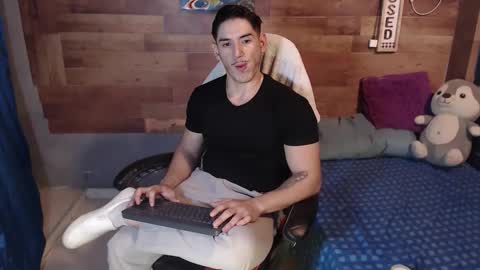 jonathancast08 online show from December 16, 10:17 pm