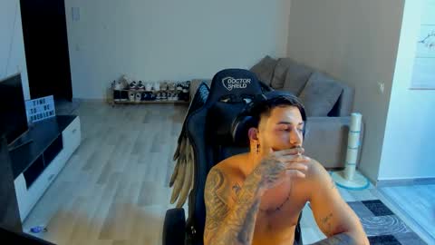 jonnyporn1 online show from November 19, 9:36 pm