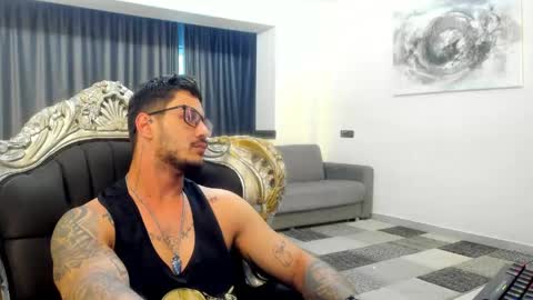 jonnyporn1 online show from May 22, 9:14 am