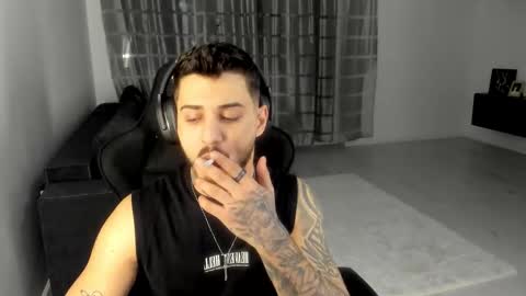 jonnyporn1 online show from February 15, 5:32 pm