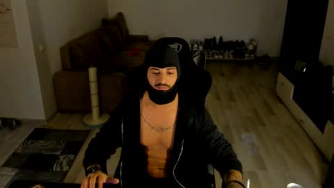 jonnyporn1 online show from October 31, 9:29 pm