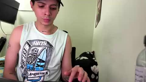jonnyvamp online show from June 17, 4:58 am