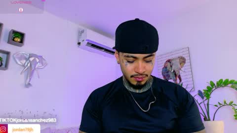 Jordan Smith online show from April 1, 8:39 pm