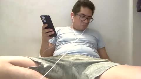 Snapshot of joselino249595_ chatting on February 3, 4:25 am TwinkJoselinoHot online show from February 3, 4:25 am