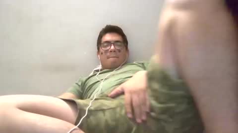 Snapshot of joselino249595_ chatting on January 6, 4:36 am TwinkJoselinoHot online show from January 6, 4:36 am
