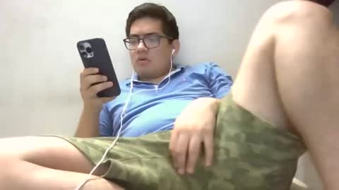 Snapshot of joselino249595_ chatting on December 8, 12:51 am TwinkJoselinoHot online show from December 8, 12:51 am