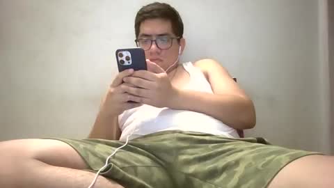 Snapshot of joselino249595_ chatting on January 27, 4:52 am TwinkJoselinoHot online show from January 27, 4:52 am