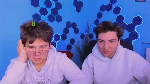 joseph_bear_ online show from January 18, 9:17 pm