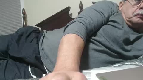 josephgr2021 online show from January 1, 4:39 pm