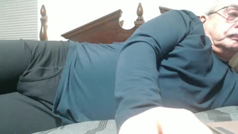 josephgr2021 online show from December 15, 2:41 am