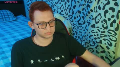 Snapshot of josh_18cm chatting on October 16, 3:36 am josh_18cm online show from October 16, 3:36 am