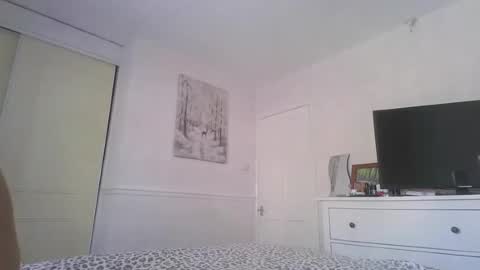 josh_xo online show from July 3, 12:44 pm