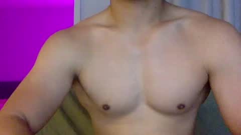 Snapshot of joshasian0713 chatting on October 22, 11:14 am joshasian0713 online show from October 22, 11:14 am