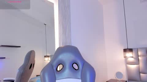 JOSS JORDAN  online show from November 24, 8:10 pm