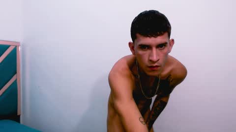 josue_linares online show from September 19, 9:03 pm