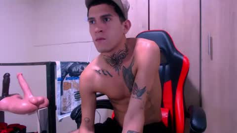 josue_linares online show from April 2, 5:59 am
