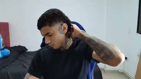 juan_gomez_1 online show from December 22, 2:20 am