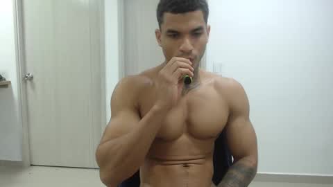 Snapshot of juan_gomez_1 chatting on February 18, 11:11 am juan_gomez_1 online show from February 18, 11:11 am