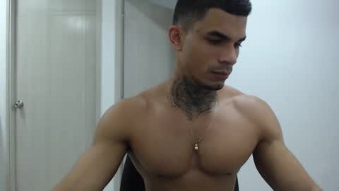 Snapshot of juan_gomez_1 chatting on December 26, 11:46 pm juan_gomez_1 online show from December 26, 11:46 pm
