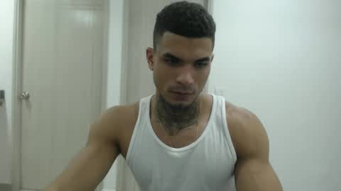 Snapshot of juan_gomez_1 chatting on December 10, 10:27 pm juan_gomez_1 online show from December 10, 10:27 pm