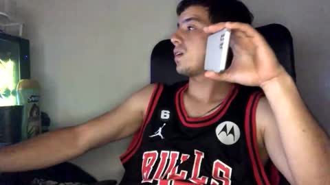 juannvalencia11 online show from April 21, 4:18 am