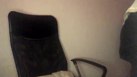 juannvalencia11 online show from April 25, 2:25 am