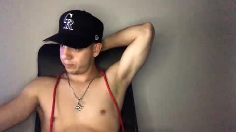 juannvalencia11 online show from April 29, 12:48 am