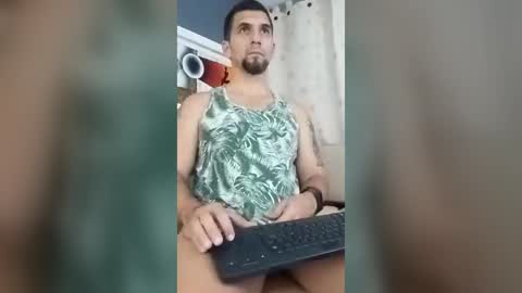 juleslake2 online show from July 13, 5:04 pm