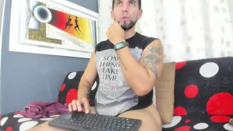 juleslake2 online show from May 1, 5:37 pm
