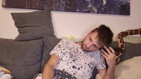 Julia  Adam online show from November 6, 5:49 pm