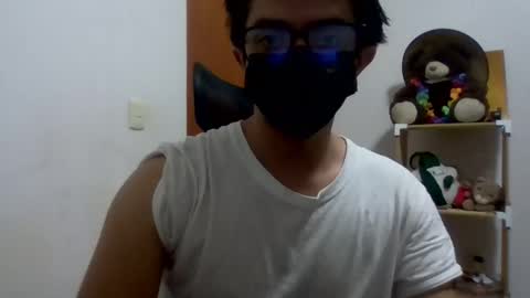 Julian Mora online show from March 5, 2:14 am