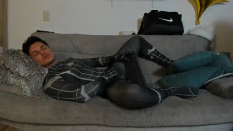 julian_wallace online show from October 31, 10:57 pm