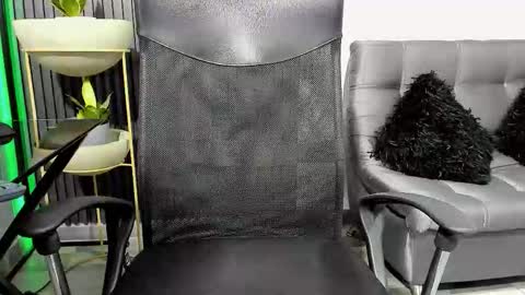 Julian online show from January 8, 12:05 am