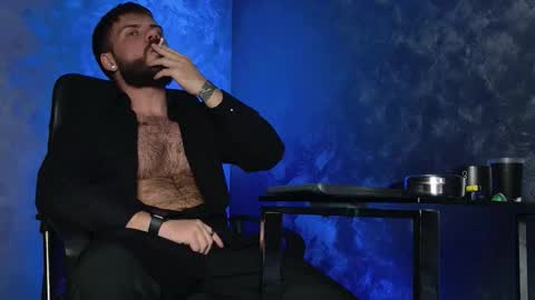 JULiUS   online show from December 16, 9:11 pm