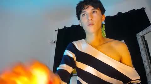 jullian online show from March 30, 8:32 pm