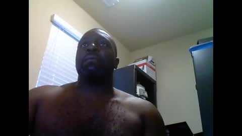 junbug8812 online show from March 12, 12:04 pm