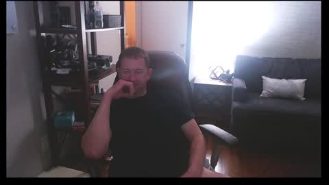 Snapshot of jusbeaz8722 chatting on December 24, 12:11 am JustVibin online show from December 24, 12:11 am