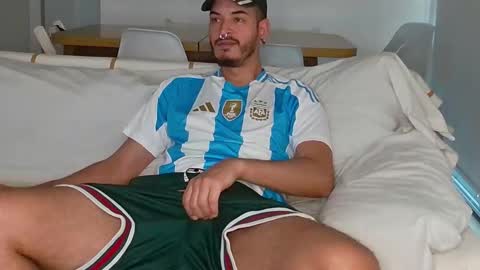 JustAtall Guy online show from December 16, 8:16 pm