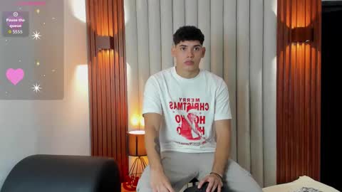 Justin online show from December 13, 7:42 pm