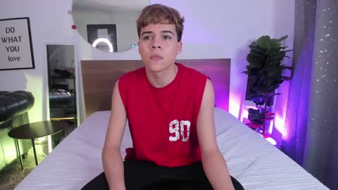 Justin online show from December 3, 3:51 am