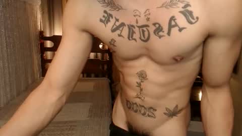 justine_hunk online show from February 22, 4:19 pm