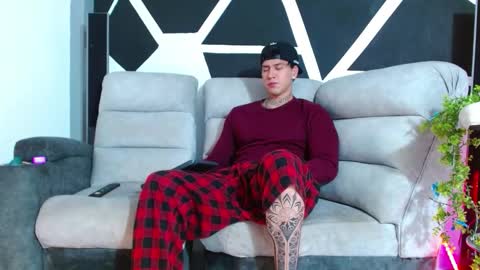 justinfuller_31 online show from November 20, 9:02 pm