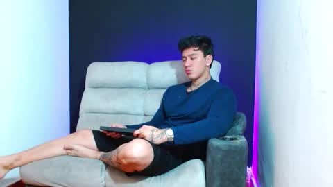 justinfuller_31 online show from February 3, 9:31 pm