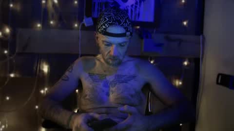 Snapshot of justinmoore1987 chatting on January 25, 11:13 am justinmoore1987 online show from January 25, 11:13 am