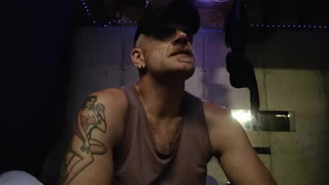 justinmoore1987 online show from April 11, 12:40 am